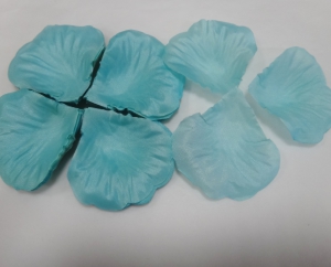 Лепестки цв. голубой( 140 шт)