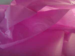 Папирусная бумага тишью ,  цвет розовый. ( минимальный заказ 50 листов 50х70см)