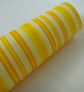 Бумага для упаковки подарков ( 10 метров х70 см ).  Цвет желтый .