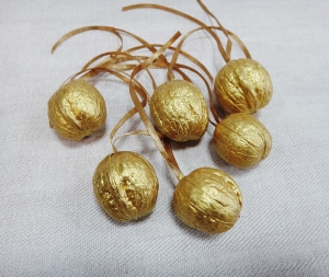 Декор натуральный Золотой орешек с ленточкой  (упаковка 6 шт)